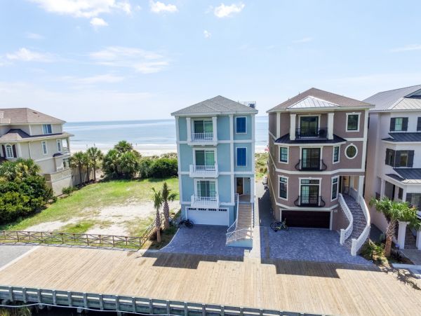 On Beach Hilton Head Vacation Home Six Bedrooms with Pool