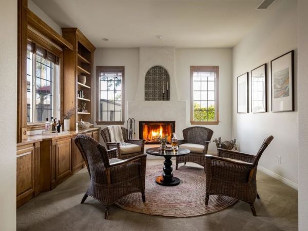 Beautiful Six Bedroom Vacation Villa in Temecula Sleeps 14