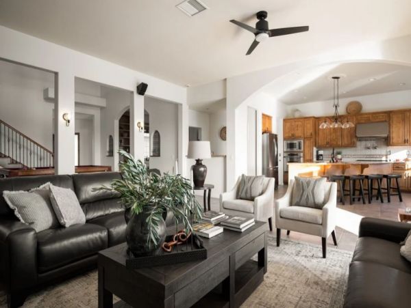 Beautiful Six Bedroom Vacation Villa in Temecula Sleeps 14
