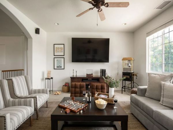 Beautiful Six Bedroom Vacation Villa in Temecula Sleeps 14