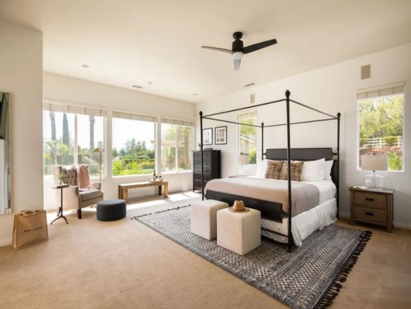 Beautiful Six Bedroom Vacation Villa in Temecula Sleeps 14
