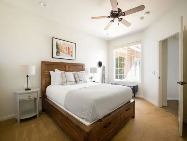 Beautiful Six Bedroom Vacation Villa in Temecula Sleeps 14
