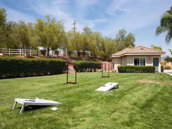 Beautiful Six Bedroom Vacation Villa in Temecula Sleeps 14