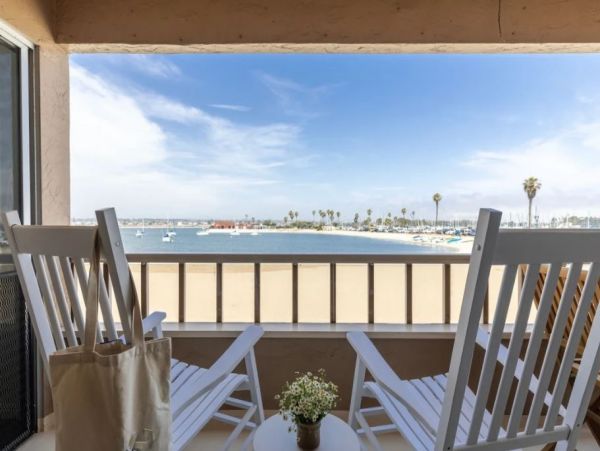 Luxury Vacation Home in Mission Beach Bay Views Sleeps 22