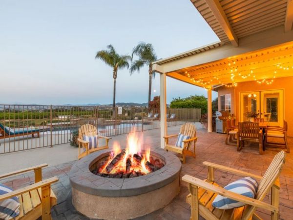 Luxury Vacation Pool Home in Temecula 6 Bedrooms Sleeps 14