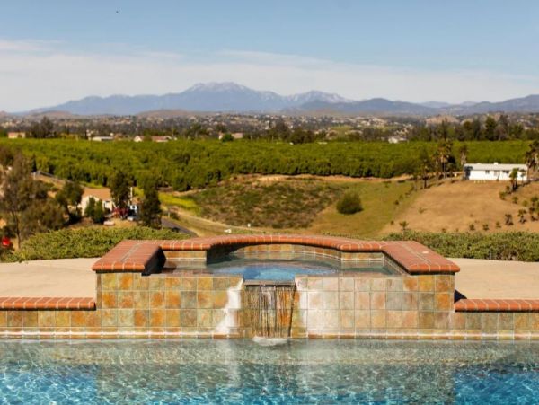 Luxury Vacation Pool Home in Temecula 6 Bedrooms Sleeps 14