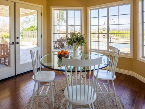 Luxury Vacation Pool Home in Temecula 6 Bedrooms Sleeps 14