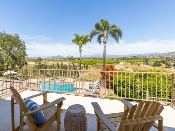 Luxury Vacation Pool Home in Temecula 6 Bedrooms Sleeps 14