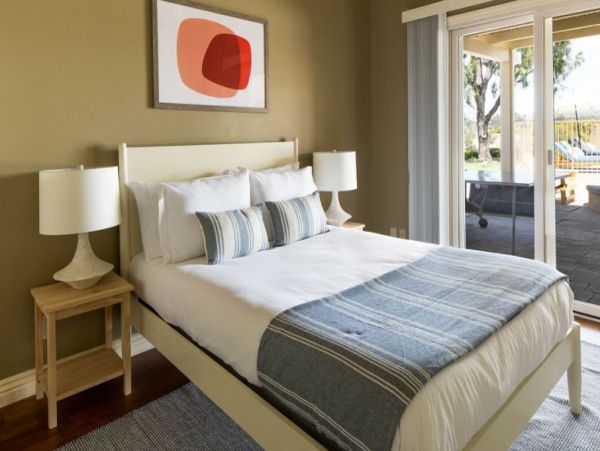 Luxury Vacation Pool Home in Temecula 6 Bedrooms Sleeps 14