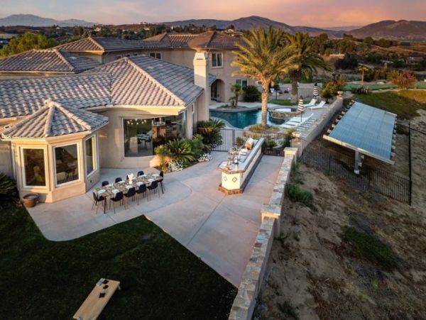 Luxury Temecula Five Bedroom Home Overlooking Wine Country