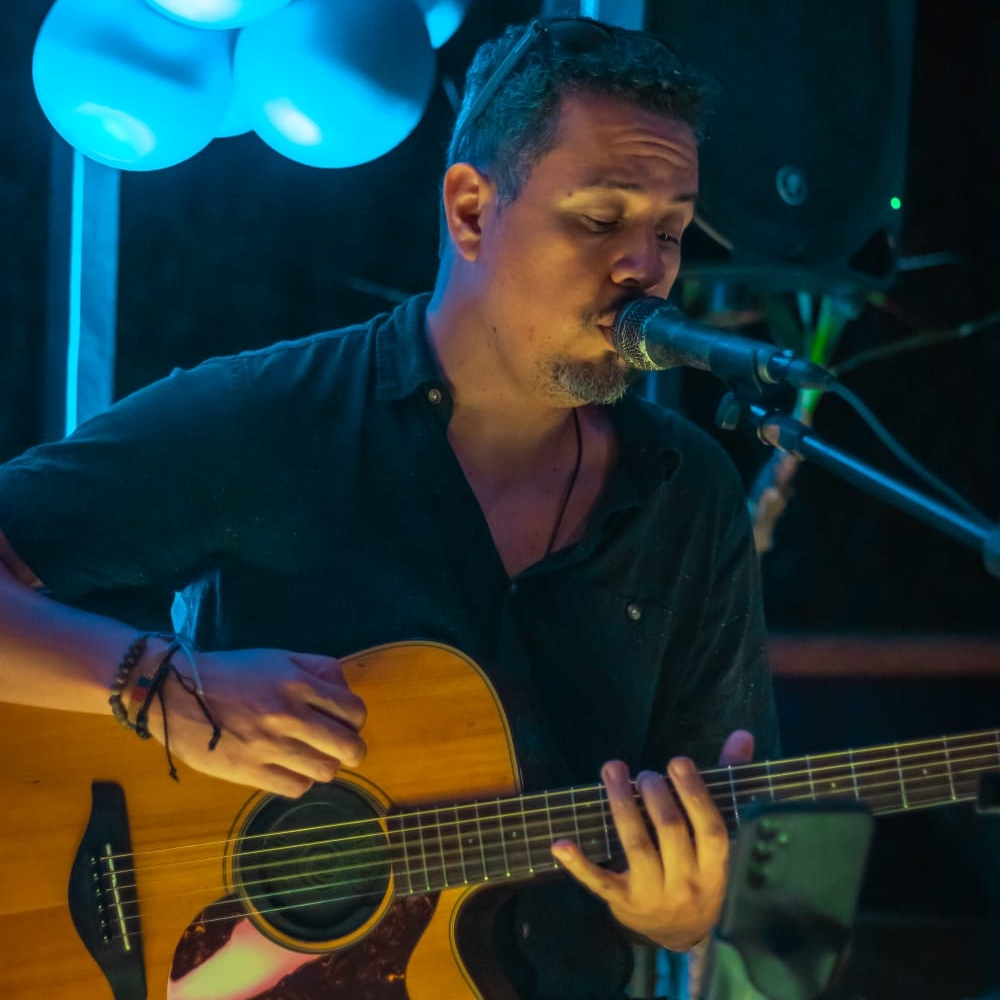 Victor Arcaya Musica