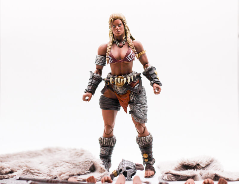 gold hildr figure