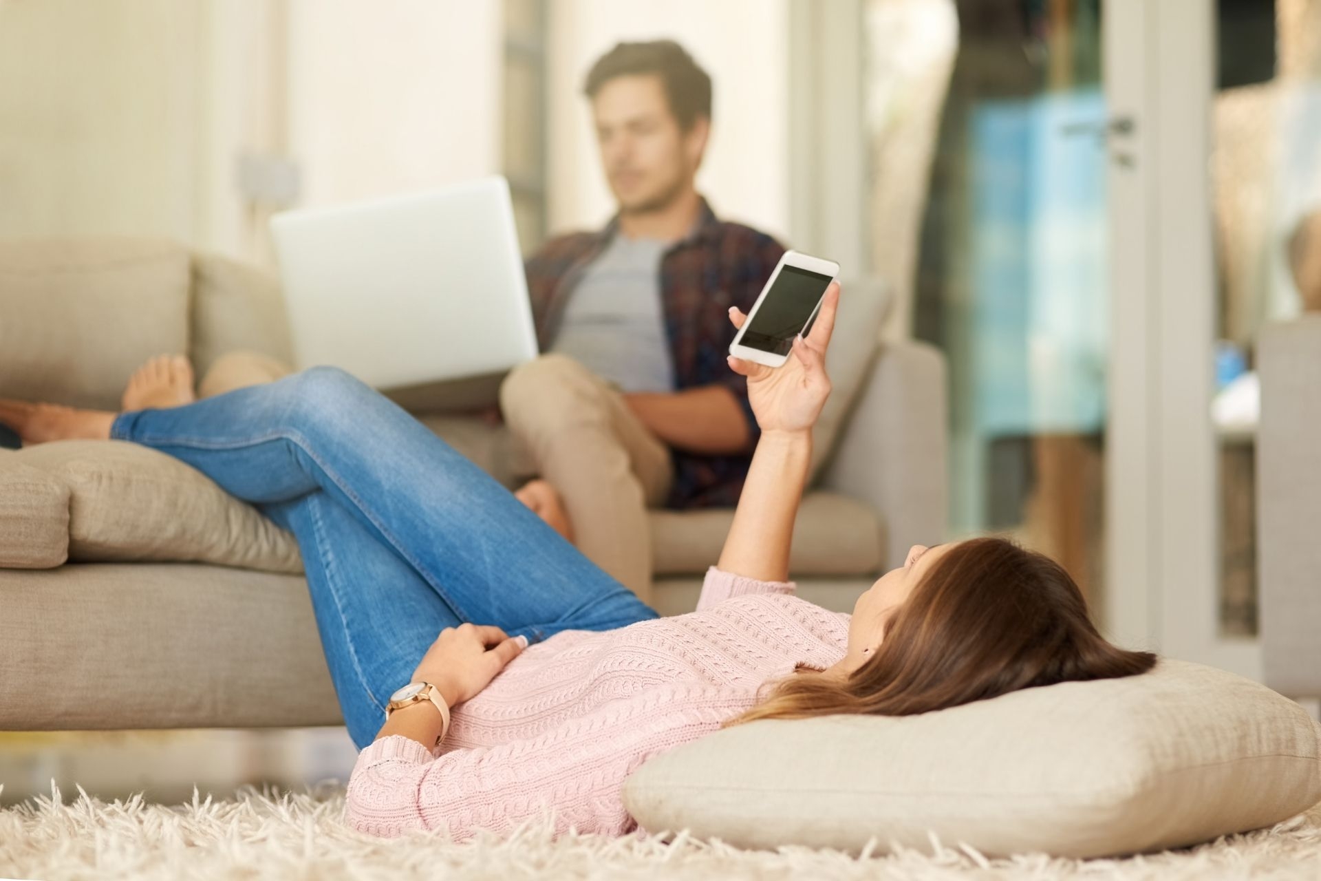 How does the installation process differ for fiber optic internet access points compared to other types of internet connections?