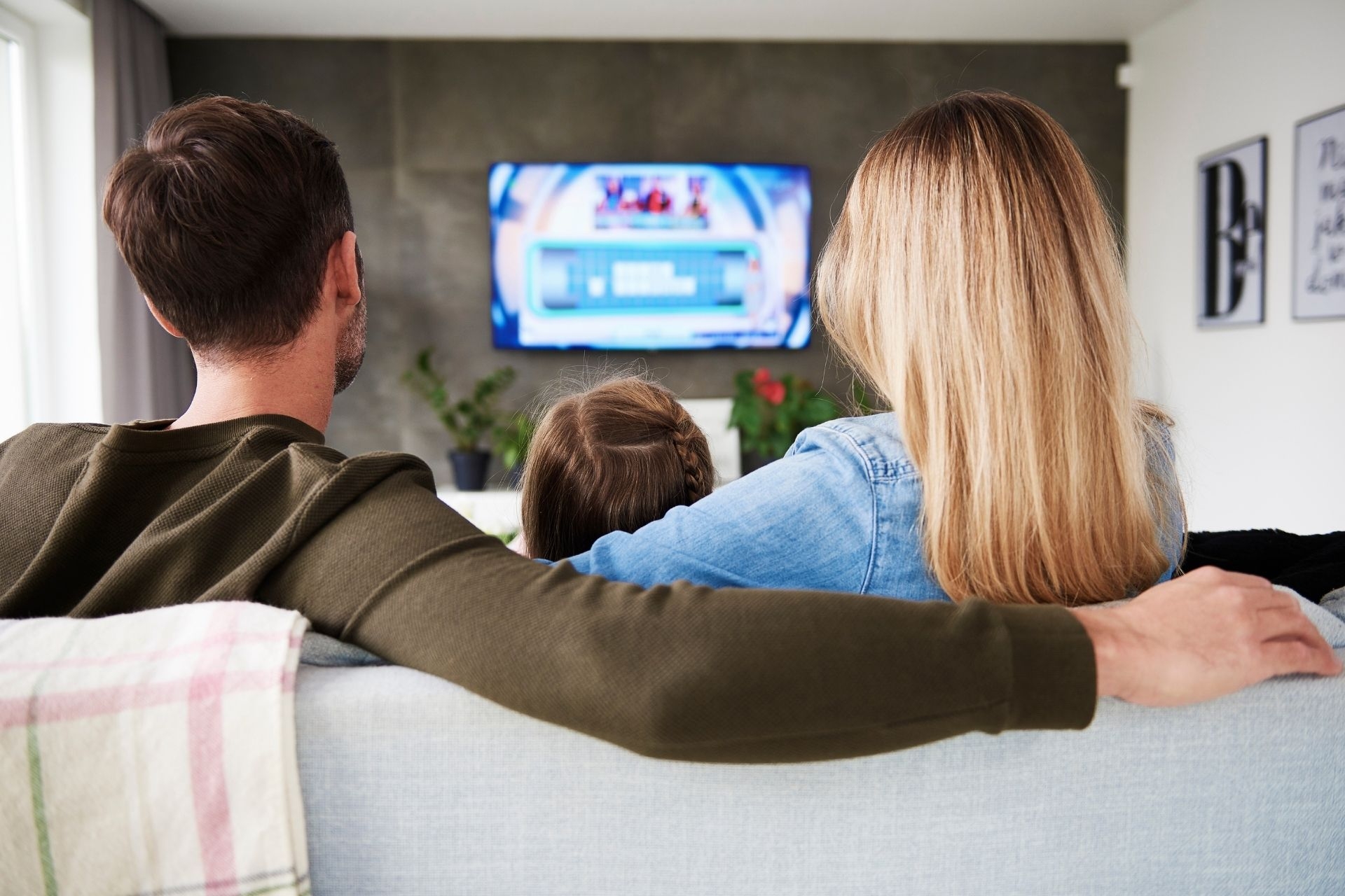 What kind of customer support and maintenance services are typically offered by fiber optic internet providers for condominiums?