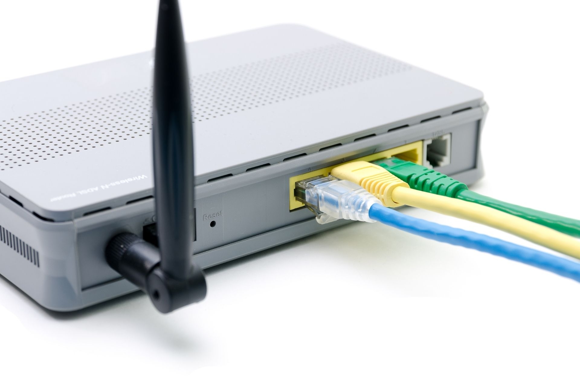 Are there specific protocols or technologies that can help reduce fiber optic internet latency?