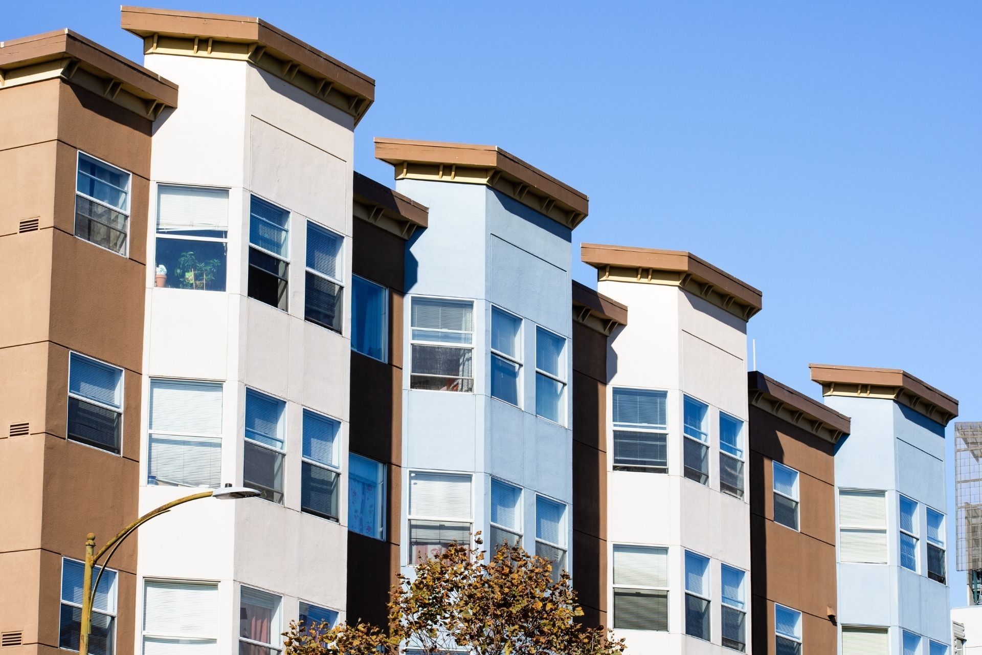 How can MDU residents take advantage of fiber optic internet services for their individual units within the building?