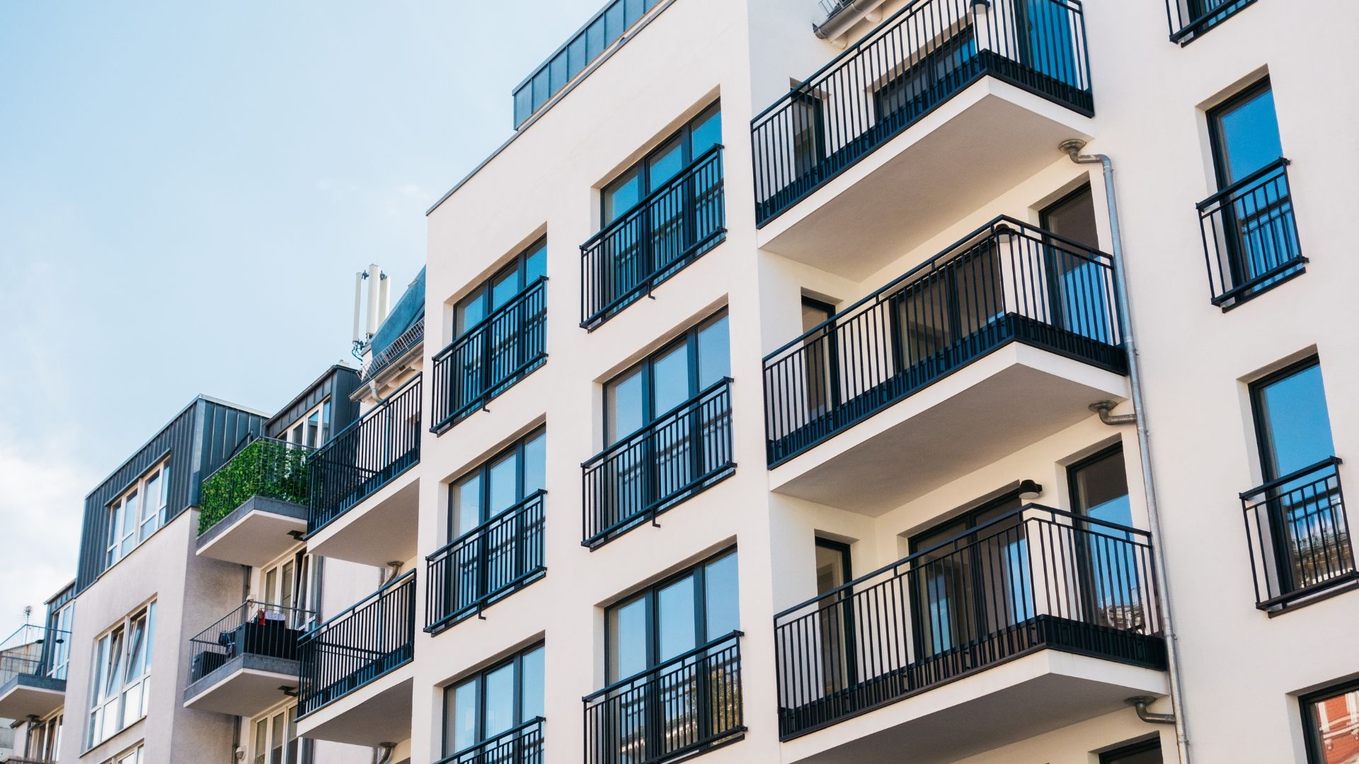 Are there any restrictions on the type of devices or equipment that can be connected to the MDU fiber optic network as a tenant?