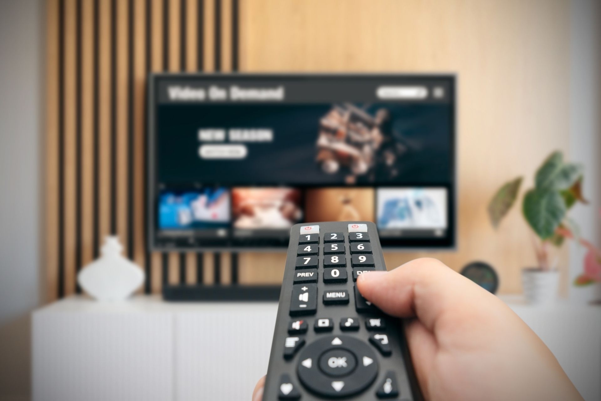 What is the process for troubleshooting and resolving any connectivity issues on the MDU fiber optic network as a tenant?