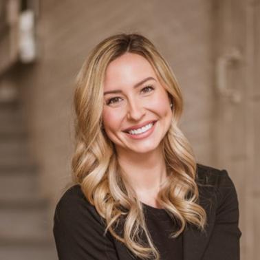 Headshot of Amanda Banta