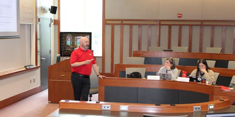 Jim Perry teaching to a classroom in Pfahl Hall
