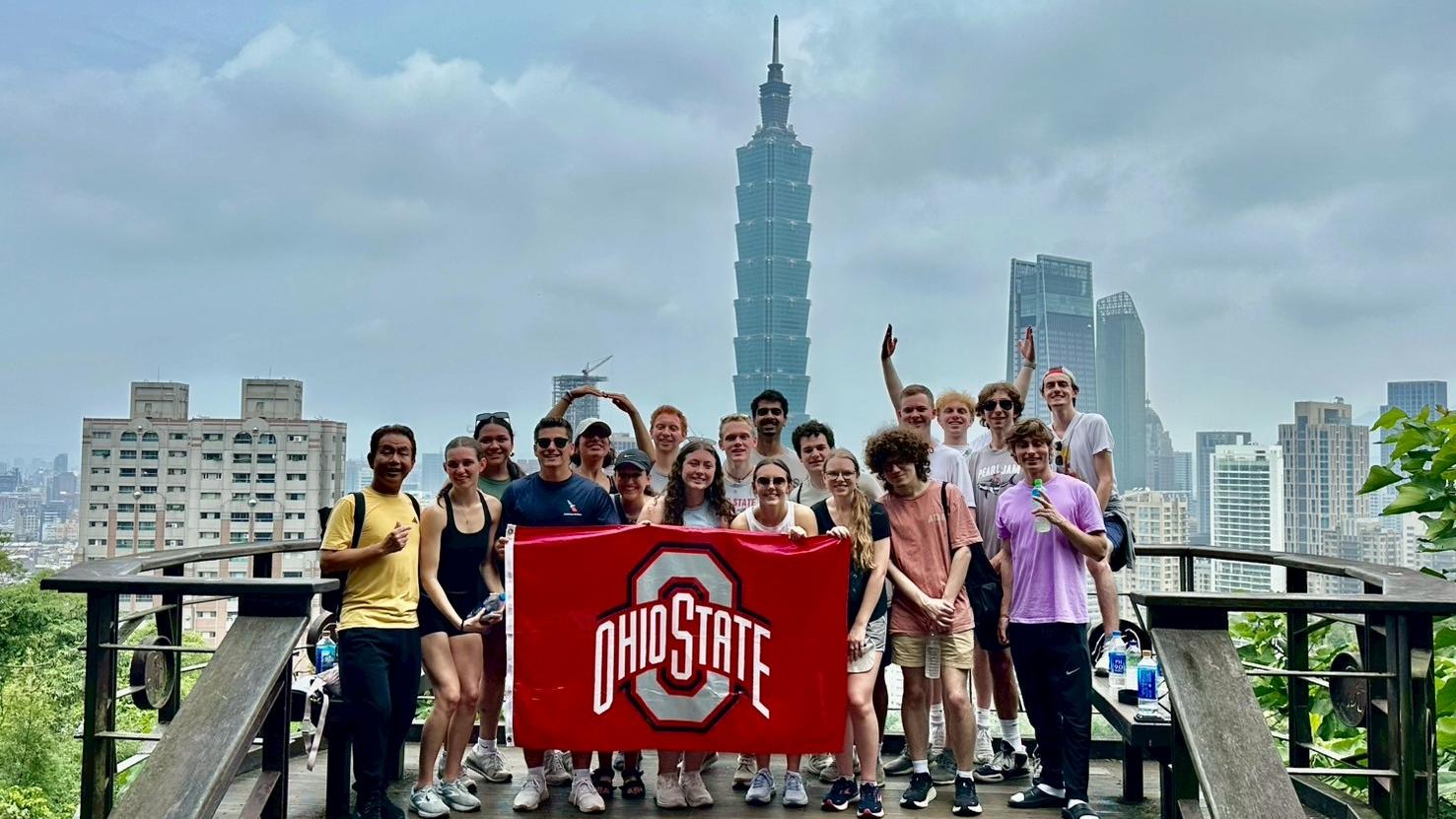 Group of Ohio State students in Taiwan with Taipei 101 in the background