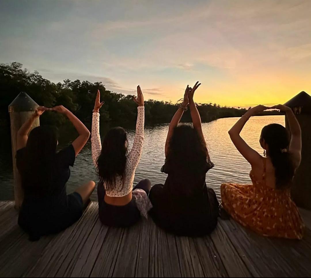 Friends, Cohort, Ohio, Deck, Beach