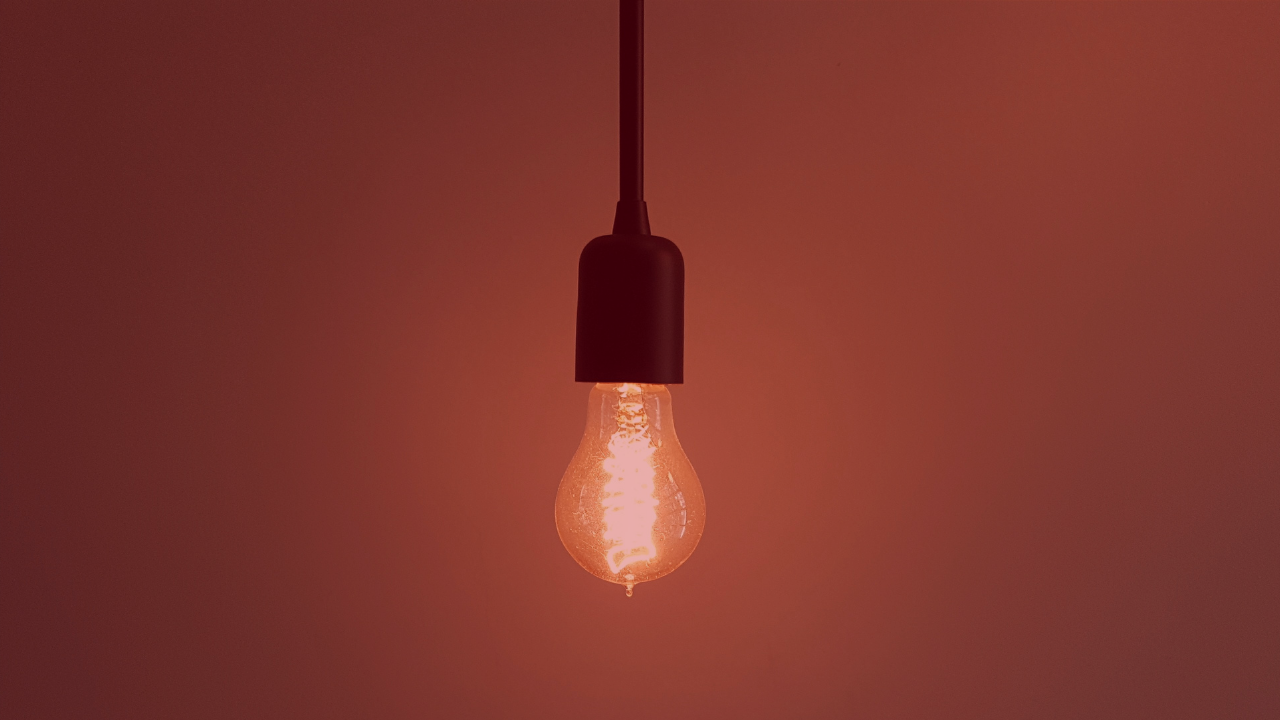 Hanging Edison Lightbulb On