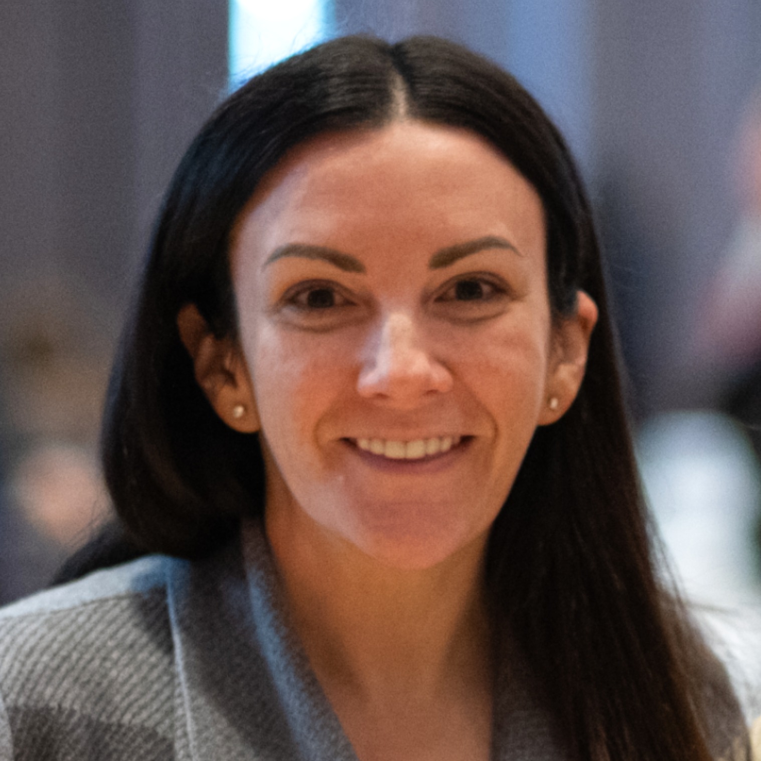 Head shot of Erin Colwell (BSBA '07).