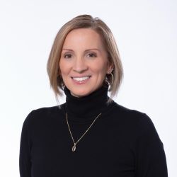 Kelly Frank headshot