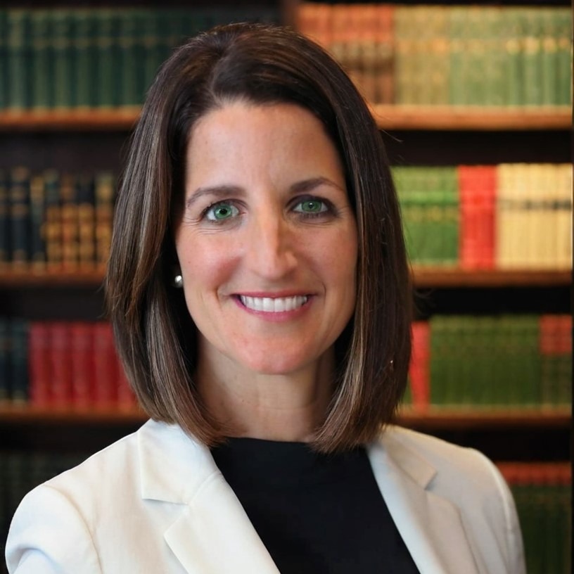 Headshot of Nicole Balkenbusch