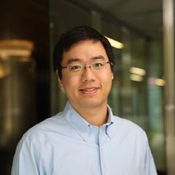 Yuheng Hu headshot