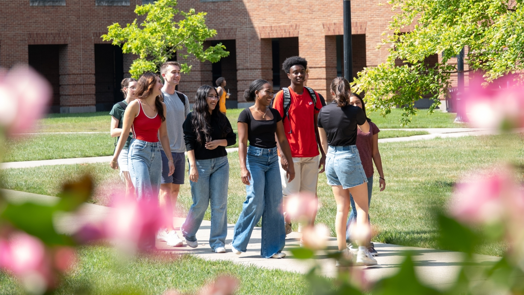 Current Fisher student giving a tour to prospective students