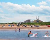 Une première plage côtière canadienne verra flotter le Pavillon Bleu, une désignation internationale convoitée. La plage de l’Aboiteau, à Cap-Pelé, est aussi la première plage désignée au Nouveau-Brunswick.  — Crédit photo : Courtoisie 