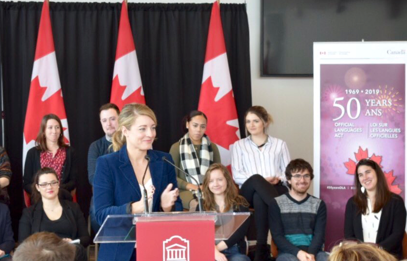 Le 11 mars dernier, la ministre Mélanie Joly annonçait la tenue de forums en vue de la modernisation de la Loi sur les langues officielles. — Compte Twitter Mélanie Joly