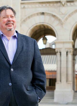 Yves Frenette, historien à l’Université de Saint-Boniface et titulaire de la Chaire de recherche du Canada sur les migrations, les circulations et les communautés francophones. — Bureau de la recherche, Université de Saint-Boniface – Archives L’Eau vive