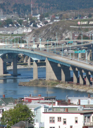 Le logement abordable se fait rare à Saint-Jean. — ThomasTriple - Wikimedia Commons