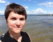 Véronique Sylvain sur le bord du lac Nipissing — Photo : avec l’autorisation de la maison d’édition Prise de parole