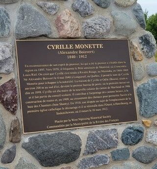 Le monument à la mémoire de Cyril Monette a été réparé. — Photo : Rahel Desaulnier