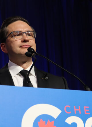 Pierre Poilievre a nommé 51 ministres à son Cabinet fantôme, 71 si l’on compte les ministres associés. — Photo : Inès Lombardo – Francopresse