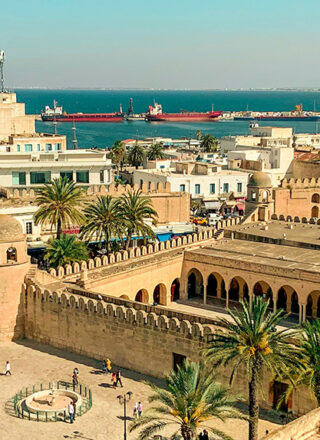 La ville de Sousse en Tunisie. — Photo : Amal Bourkhis sur Unsplash