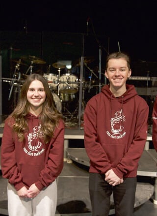 Charlee Sasyniuk, Catherine Foisy, Maxim McDonald et Simon Dubé du Café Chantant de l’École secondaire catholique Algonquin. — Photo : Éric Boutilier