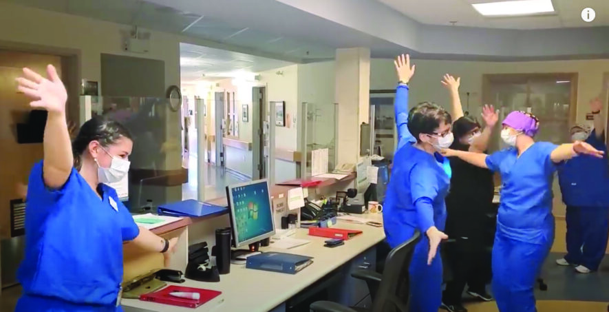 Le personnel entier au Centre communautaire de santé Sacré-Coeur ont dansé afin d’envoyer un message d’encouragement à tous. — gracieuseté