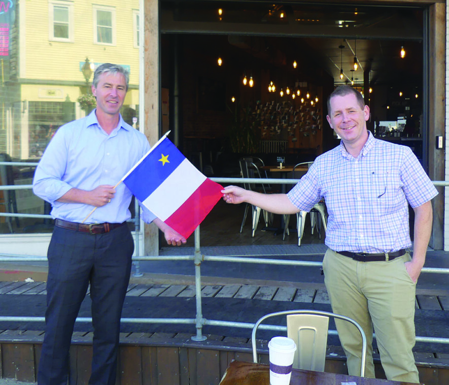 De gauche à droite : Tim Houston, le chef du parti progressiste conservateur, et Colton LeBlanc, député Argyle-Barrington. — Norbert LeBlanc)