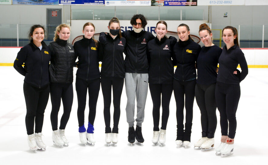 (De gauche à droite) Nadia Major, Christie Douglas, Claire Smith, Alexa Trépanier, Nooraiz Noorani, Meah Murphy, Audrey Pynenburg, Mélissa Cardinal, et Alexia Boucher se sont qualifiées pour les Championnats provinciaux de Patinage Ontario, qui auront lieu à Mississauga du 24 au 27 mars. — Photo fournie