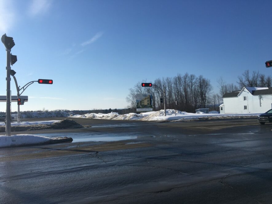 Le développement prévu sera adjacent au lieu où sera construit le futur Microtel Wyndham, sur le Boulevard Cristini à l’ouest de l’avenue Béthany. — photo Patrick Hacikyan