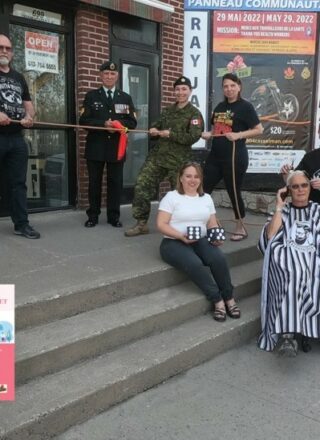 Le 2804 CC Dice Run est de retour à la fin du mois de mai à Casselman. Célébrant le retour de l'événement annuel de collecte de fonds pour le 2804 corps des cadets de l'armée de Casselman : Marc Denis (à gauche), Claude Brunet, Norman Bédard (fondateur de l'unité des cadets), Natalie Denis, Cindy Desnoyers, Denise Legault, Michel Dupuis, Kevin Masse et le maire de Casselman Daniel Lafleur. — Photo fournie