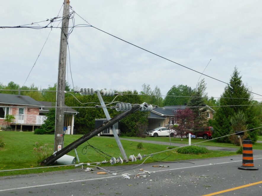 Le nettoyage se poursuit à la suite de la tempête qui a balayé l'Ontario et le Québec. — photo d'archive