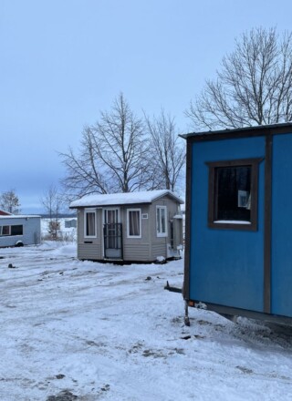 Avec les temps froids, les amateurs de pêche blanche et les motoneigistes auront l’esprit plus tranquille. Les Centre de pêche se dévouent depuis le Temps des fêtes pour assurer la sécurité des pêcheurs.