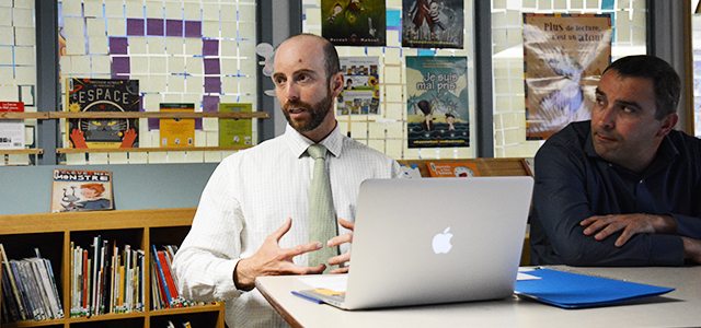 Marc Champagne, directeur par interim de la CSFY, pense qu'une relocalisation temporaire à l'école F.H.-Collins comblerait tous les besoins. Photo : Thibaut Rondel