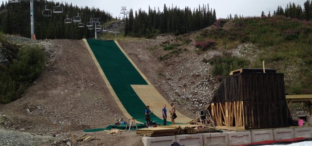 La nouvelle rampe du Mont Sima permettra aux skieurs acrobatiques de s’entraîner toute l’année. Photo :
Todd Harlow.